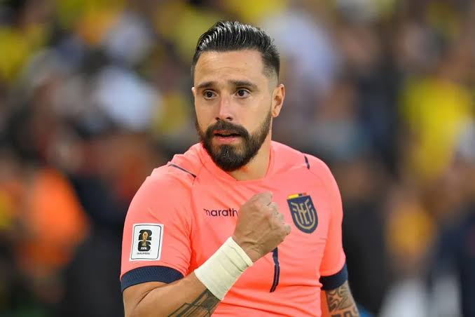 ‘En definitiva, es una raya más al tigre para la FEF’, dice Carlos Alfaro Moreno por las críticas a la capitanía de Hernán Galíndez en el Ecuador vs. Argentina
